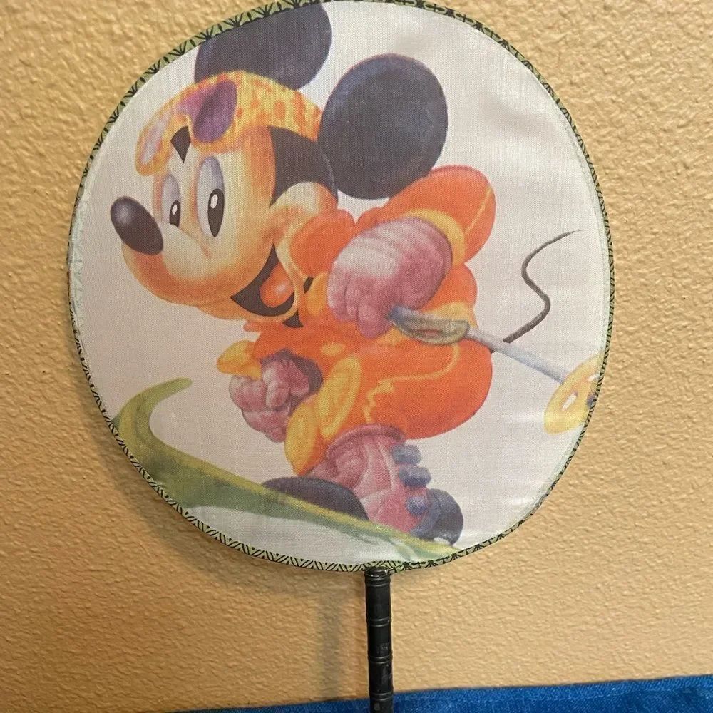 VTG Mickey skiing hand fan